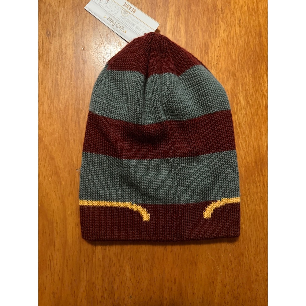 Harry Potter Accessory Lot Gryffindor Scarf Hogwarts Hat Beanie 4pc Set - Picture 5 of 7